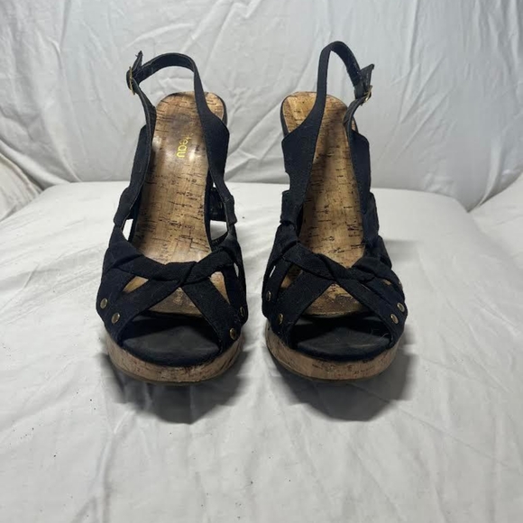 Cork wedges by Le Chateau - Picture 2 of 4